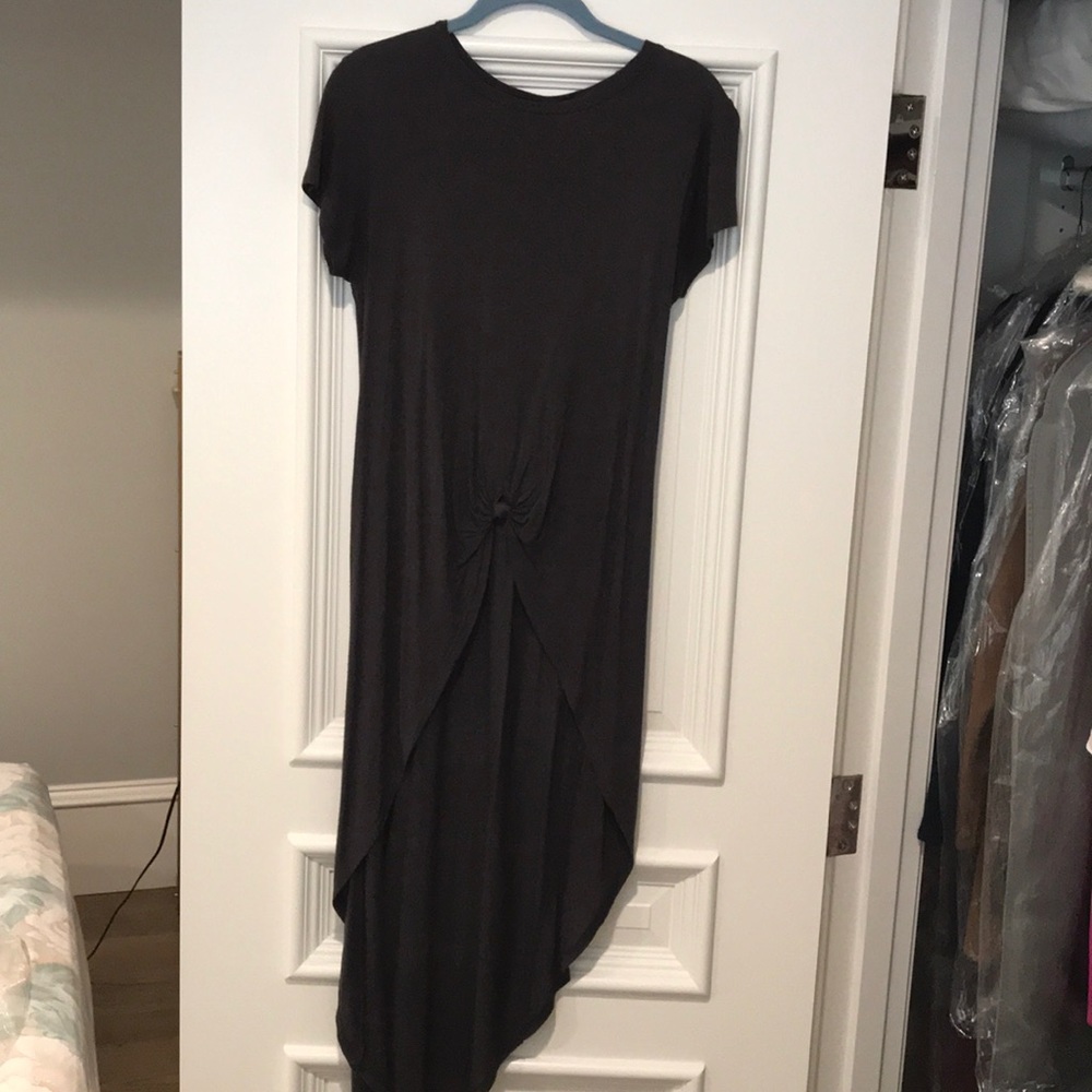 Hi-low t-shirt with knot in front